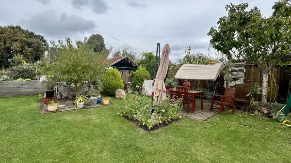 Zentral Wohnen mit Garten und Garage