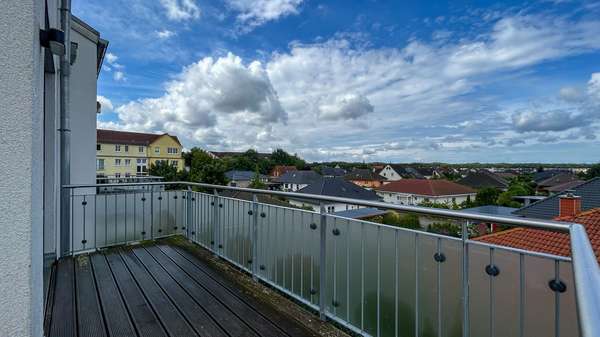 Blick vom Balkon Richtung Westen Blick vom Balkon Richtung Westen - Etagenwohnung in 18209 Bad Doberan mit 70m² kaufen