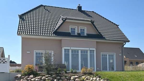 rückwärtige Gebäudeansicht rückwärtige Gebäudeansicht - Einfamilienhaus in 18273 Güstrow mit 152m² kaufen