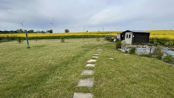 Hübsche Gartenfläche - Bungalow in 18276 Gülzow-Prüzen mit 94m² kaufen