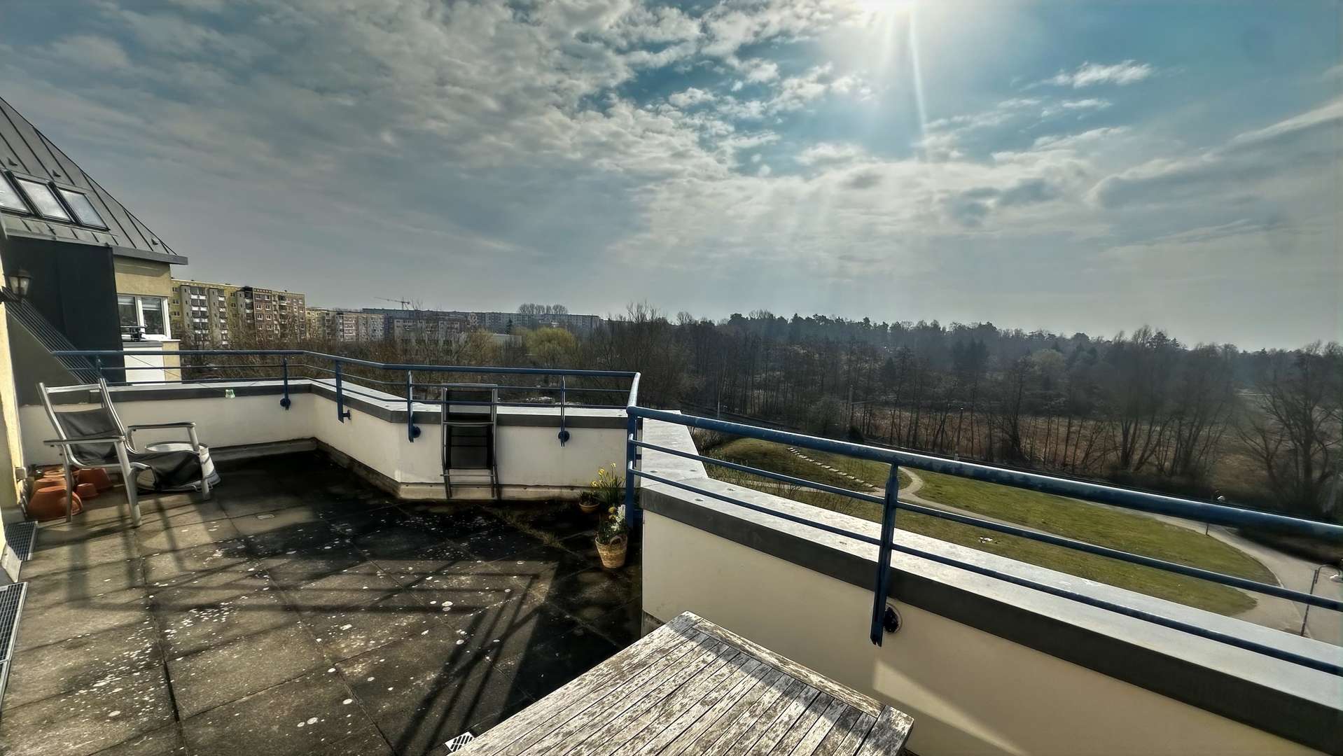 Balkon Balkon - Maisonette-Wohnung in 18147 Rostock mit 97m² kaufen