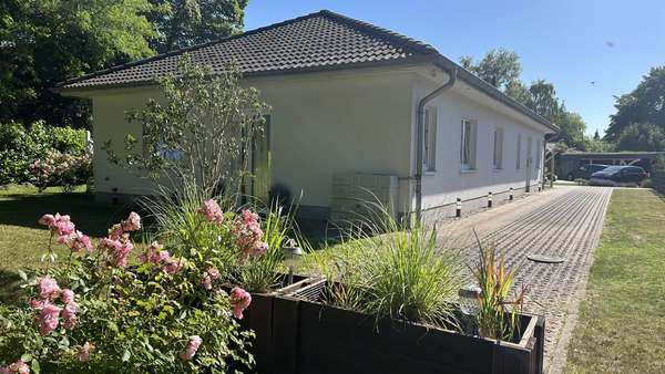 Zugang Einliegerwohnung Zugang Einliegerwohnung - Bungalow in 18225 Kühlungsborn mit 156m² kaufen