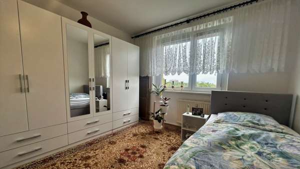 Schlafzimmer Schlafzimmer - Etagenwohnung in 18109 Rostock mit 66m² kaufen