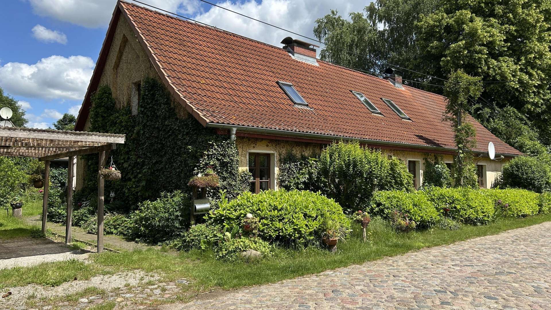 Vorderansicht Vorderansicht - Zweifamilienhaus in 18195 Grammow mit 288m² kaufen