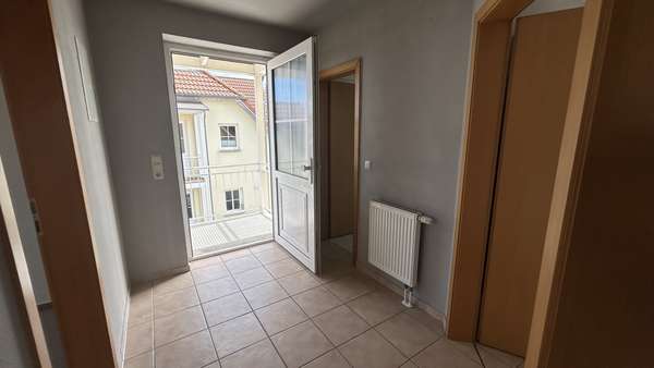 Zugang und Flur Zugang und Flur - Dachgeschosswohnung in 18225 Kühlungsborn mit 63m² kaufen