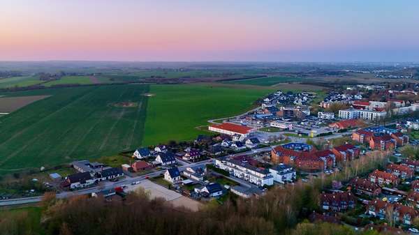 Abendaufnahme - Dachgeschosswohnung in 18198 Kritzmow mit 64m² kaufen