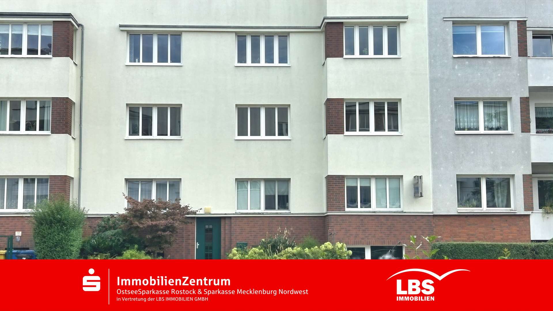 Hauseingang MFH Hauseingang MFH - Etagenwohnung in 18057 Rostock mit 77m² kaufen