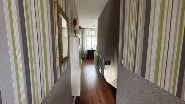 Flur Obergeschoss Flur Obergeschoss - Reihenmittelhaus in 17139 Malchin mit 141m² kaufen