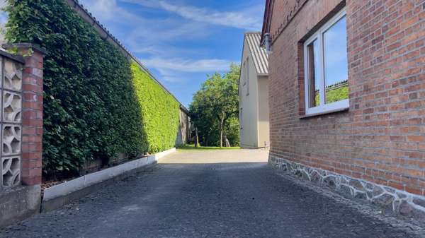 Einfahrt Einfahrt - Einfamilienhaus in 23992 Neukloster mit 140m² kaufen