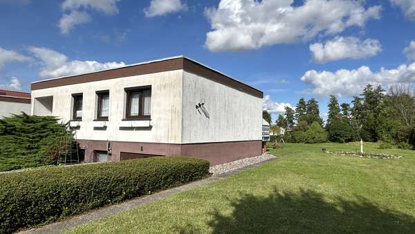 Ansicht Straßenseite Ansicht Straßenseite - Einfamilienhaus in 17168 Jördenstorf mit 106m² kaufen