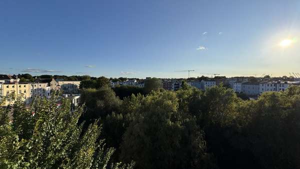 Aussicht Aussicht - Dachgeschosswohnung in 18057 Rostock mit 61m² kaufen