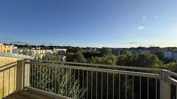 Sicht Balkon Sicht Balkon - Dachgeschosswohnung in 18057 Rostock mit 61m² kaufen