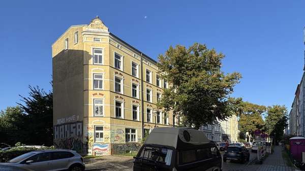 Außenansicht - Dachgeschosswohnung in 18057 Rostock mit 47m² kaufen