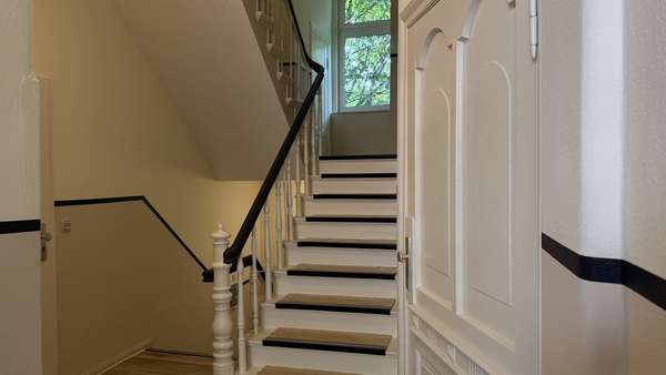 Hausflur - Dachgeschosswohnung in 18057 Rostock mit 47m² kaufen