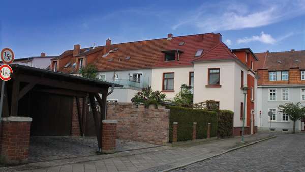 Rückansicht - Mehrfamilienhaus in 18273 Güstrow mit 280m² kaufen