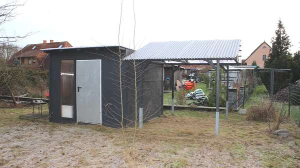 Abstellraum auf dem Grundstück - Reihenmittelhaus in 18059 Papendorf mit 330m² kaufen