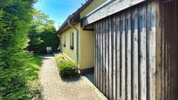 Gebäudezugang Gebäudezugang - Doppelhaushälfte in 18239 Satow mit 139m² kaufen