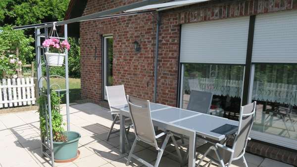 ... und Terrasse - Zweifamilienhaus in 17168 Sukow-Levitzow mit 194m² kaufen