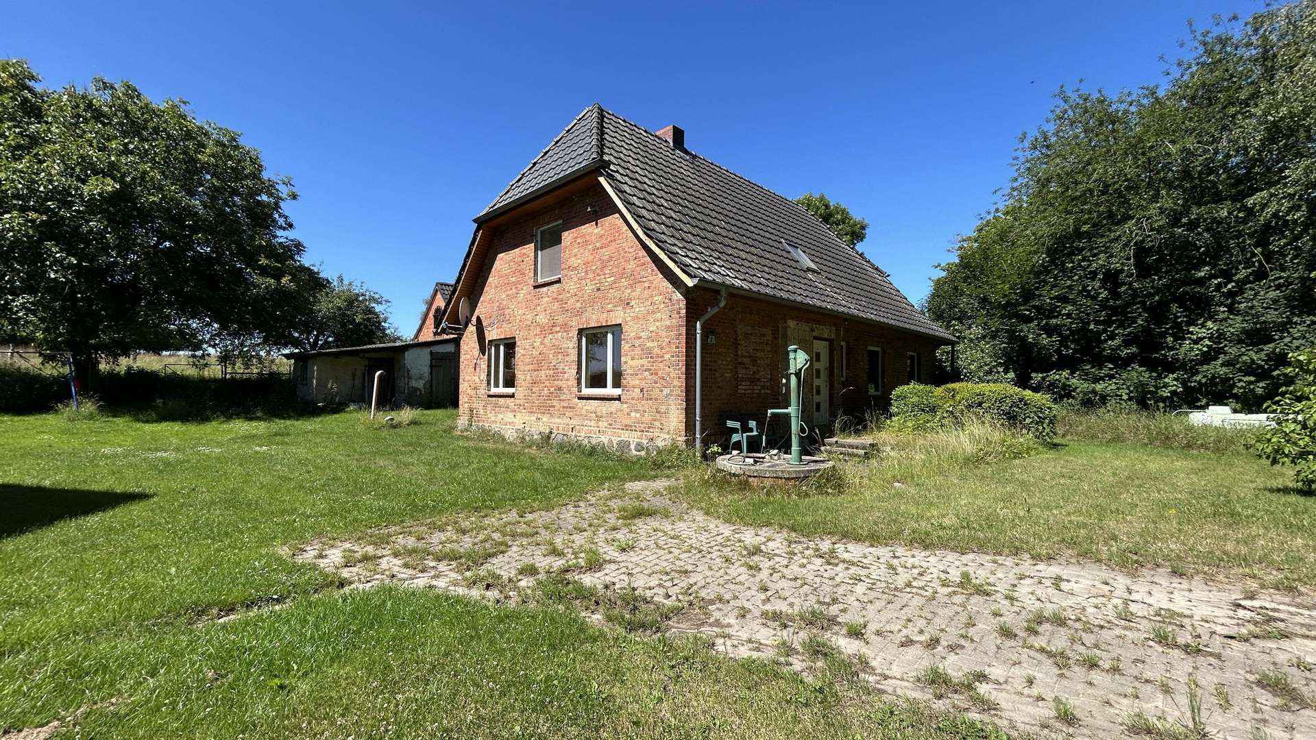Außenansicht Außenansicht - Einfamilienhaus in 17168 Jördenstorf mit 175m² kaufen