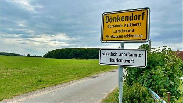 Ortseingang - Grundstück in 23942 Dönkendorf mit 1825m² kaufen