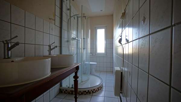 EG: Duschbad - Doppelhaushälfte in 19406 Sternberg mit 202m² kaufen