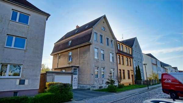 ruhige Wohnstraße - Mehrfamilienhaus in 23970 Wismar mit 290m² kaufen