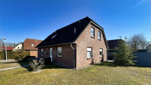 Vorderansicht - Einfamilienhaus in 23972 Lübow mit 133m² kaufen