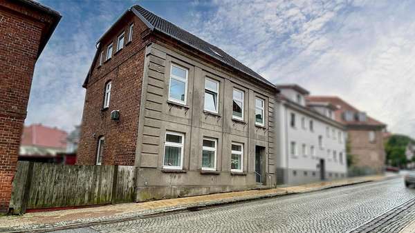 Hausansicht Hausansicht - Mehrfamilienhaus in 23923 Schönberg mit 220m² als Kapitalanlage kaufen