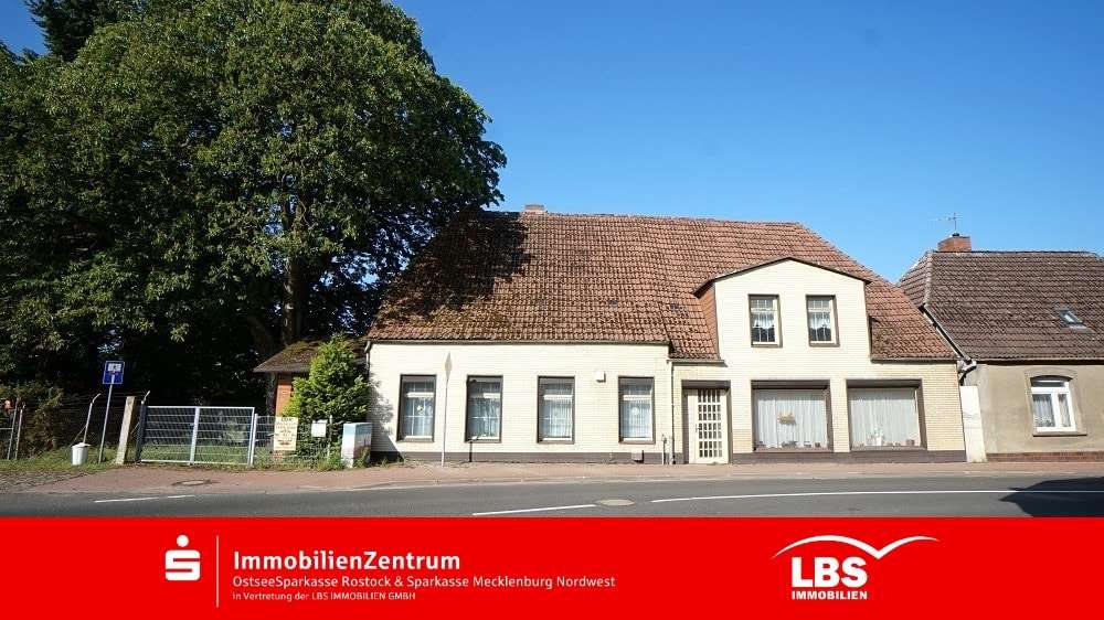 Titelbild Titelbild - Haus in 19417 Warin mit 77m² kaufen