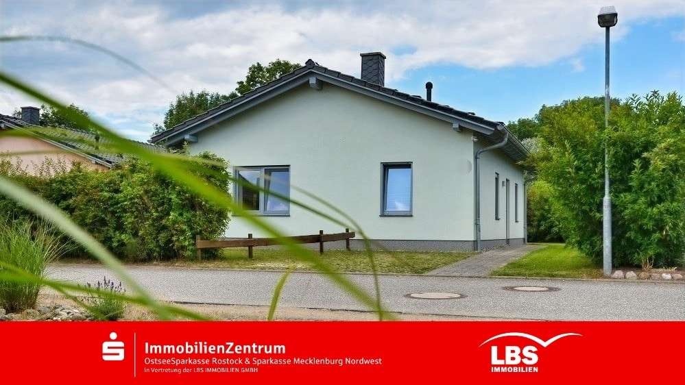 Hausansicht von der Straße Hausansicht von der Straße - Ferienhaus in 23968 Zierow mit 75m² kaufen