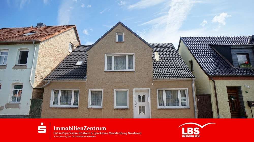Titelbild Titelbild - Einfamilienhaus in 19417 Warin mit 147m² kaufen