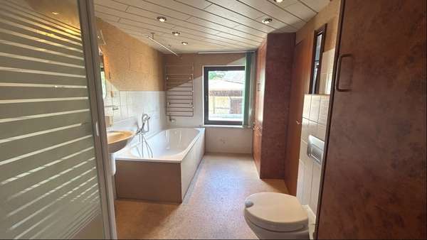 Badezimmer - Reihenendhaus in 23936 Grevesmühlen mit 120m² kaufen