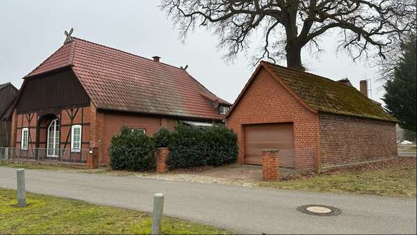 Straßenansicht Straßenansicht - Zwangsversteigerung Bauernhaus in 19303 Vielank mit 133m² kaufen