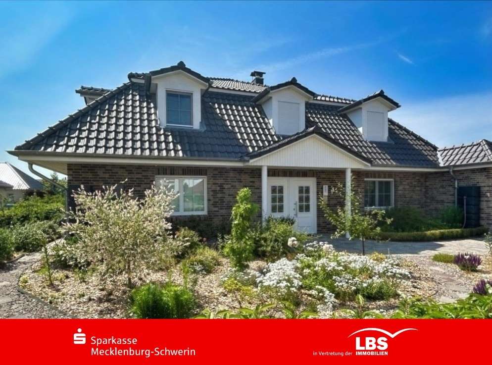 Vorderansicht Vorderansicht - Einfamilienhaus in 19061 Schwerin mit 351m² kaufen