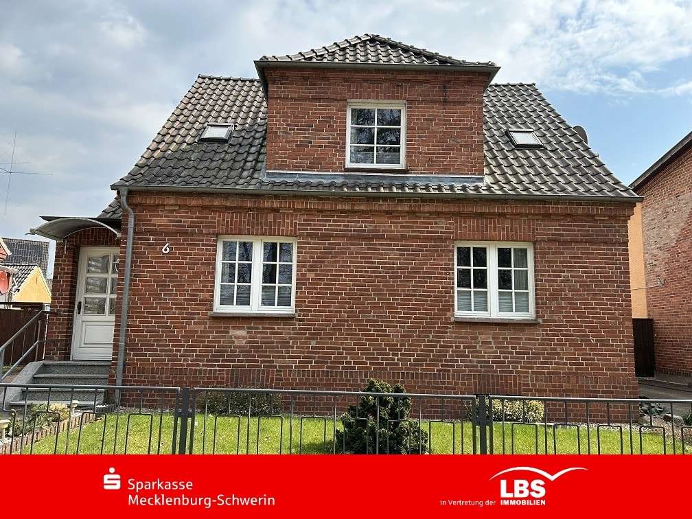 Straßenansicht - Einfamilienhaus in 19300 Grabow mit 139m² kaufen