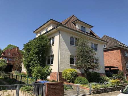 Zufahrt und Vorderansicht - Wohnanlage in 19059 Schwerin mit 226m² als Kapitalanlage kaufen