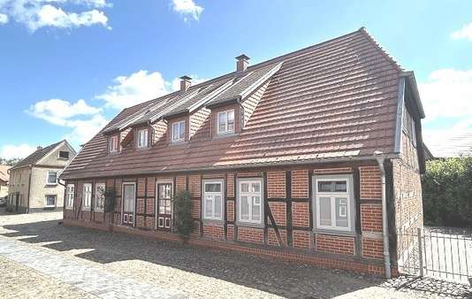 Straßenansicht Straßenansicht - Mehrfamilienhaus in 19306 Neustadt-Glewe mit 247m² kaufen