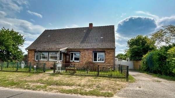 Vorderansicht Vorderansicht - Einfamilienhaus in 19288 Groß Laasch mit 125m² kaufen