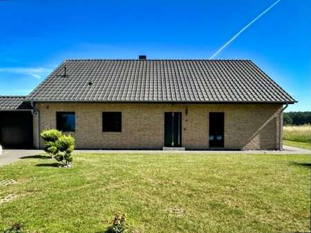 Vorderansicht - Einfamilienhaus in 19243 Wittendörp mit 140m² kaufen