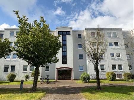 Eingang des Hauses Eingang des Hauses - Etagenwohnung in 19061 Schwerin mit 56m² kaufen