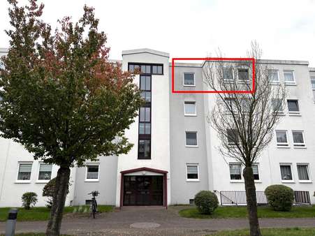 Hausansicht Eingang Hausansicht Eingang - Etagenwohnung in 19061 Schwerin mit 56m² kaufen