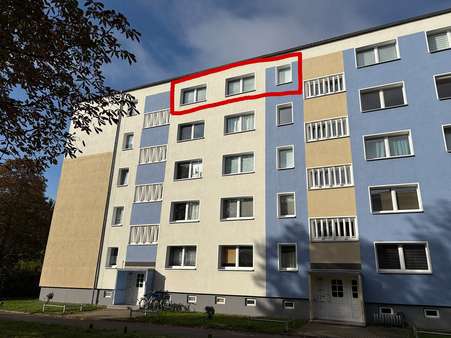 Ansicht Hauseingang - Etagenwohnung in 19057 Schwerin mit 98m² kaufen