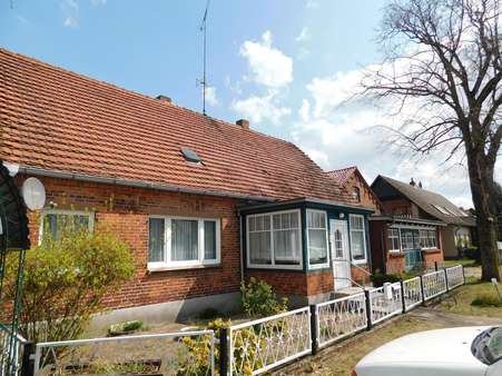 Wohnhaus mit Hauseingang - Einfamilienhaus in 19376 Siggelkow mit 150m² als Kapitalanlage kaufen