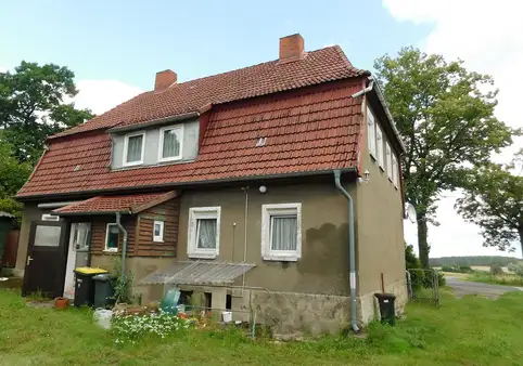 Solides Landhaus zum Ausbau