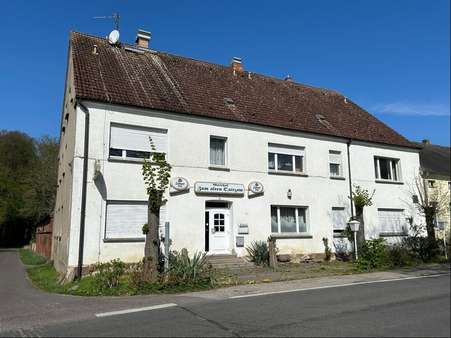 Vorder- und Giebelansicht - Zwangsversteigerung Bürohaus in 19339 Plattenburg mit 800m² kaufen