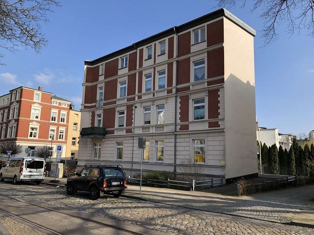 Straßenansicht - Etagenwohnung in 19053 Schwerin mit 120m² kaufen