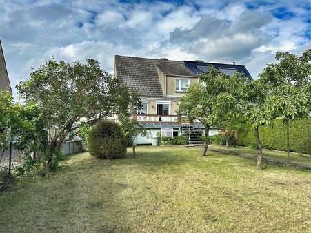 Blick vom Garten - Doppelhaushälfte in 19306 Neustadt-Glewe mit 105m² kaufen