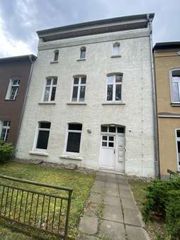 Gebäudeansicht - Mehrfamilienhaus in 17213 Malchow mit 170m² als Kapitalanlage kaufen