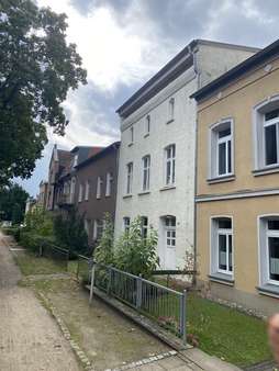 Straßenansicht - Mehrfamilienhaus in 17213 Malchow mit 170m² als Kapitalanlage kaufen