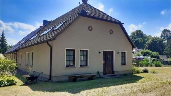 Außenansicht 1 Außenansicht 1 - Doppelhaushälfte in 17192 Kargow mit 140m² kaufen